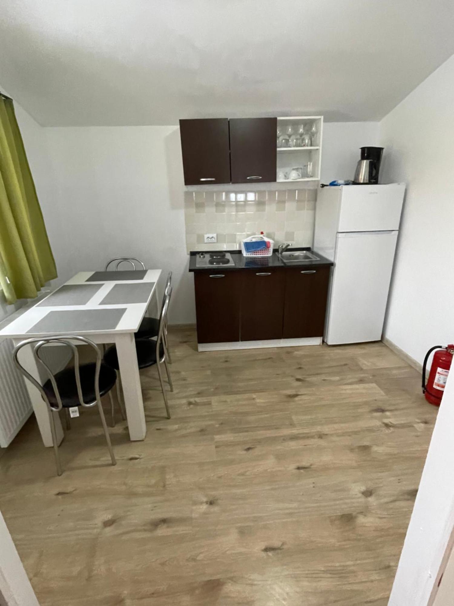 Villa Cabanute Luca Ama Bran à Braşov Extérieur photo